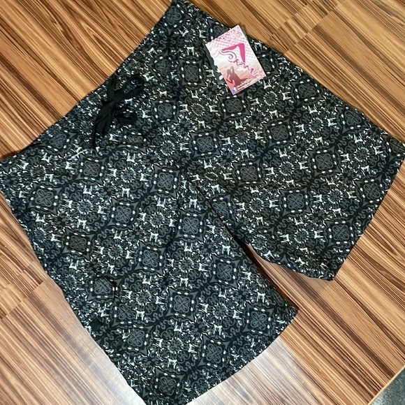 Nwt Kanu Surf Board Shorts Size 10 - Picture 3 of 9